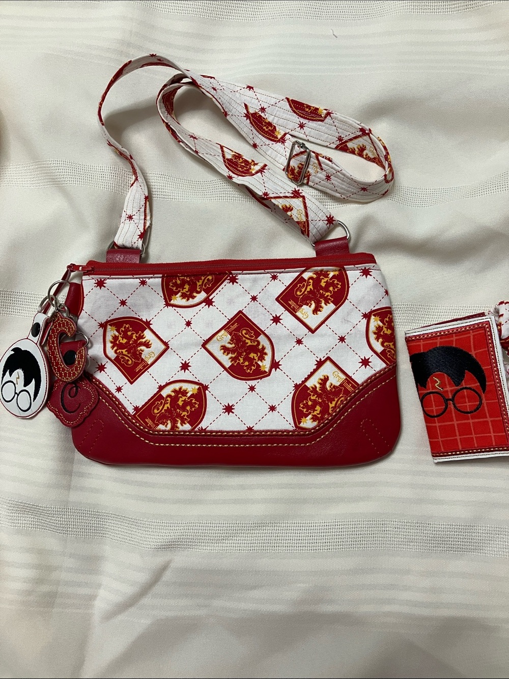 Harry Potter Gryffindor Crest Crossbody Bag White/Red